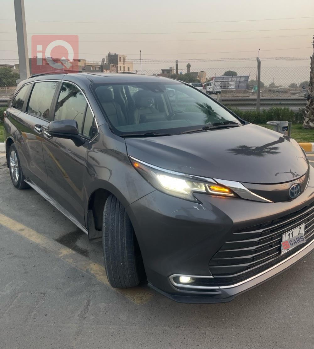 تۆیۆتا سیانا